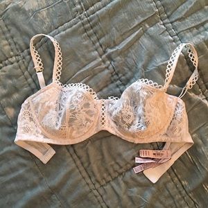 Victoria’s Secret White Lace Bra